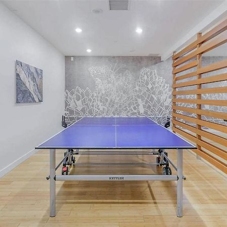 Three-Bedroom Condo With Free Parking Nearby Cn Tower With Lake View Toronto Esterno foto