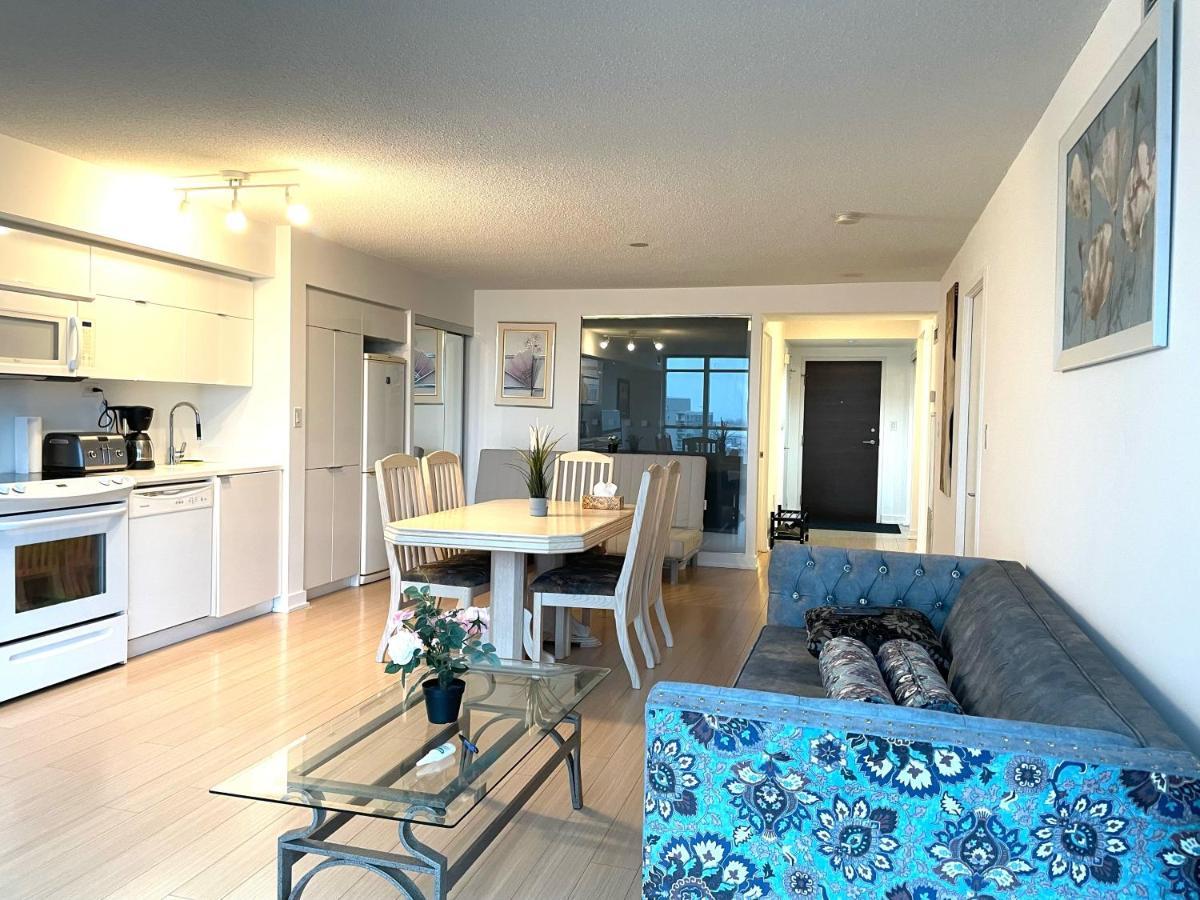Three-Bedroom Condo With Free Parking Nearby Cn Tower With Lake View Toronto Esterno foto