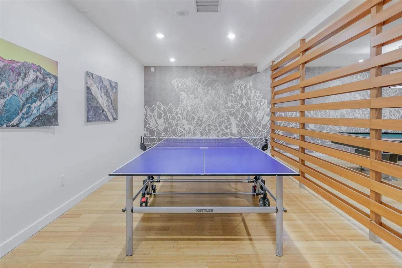 Three-Bedroom Condo With Free Parking Nearby Cn Tower With Lake View Toronto Esterno foto