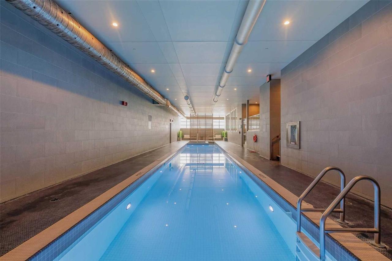 Three-Bedroom Condo With Free Parking Nearby Cn Tower With Lake View Toronto Esterno foto